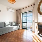 Top-floor 2br Terrace Appartement