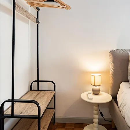 Top-floor 2br Terrace *
