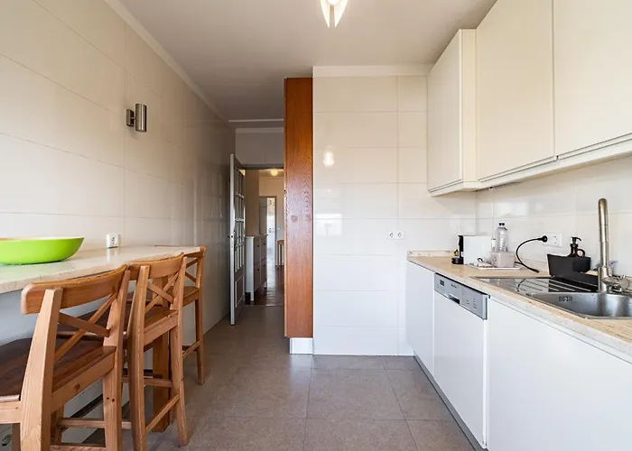 Top-floor 2br Terrace *