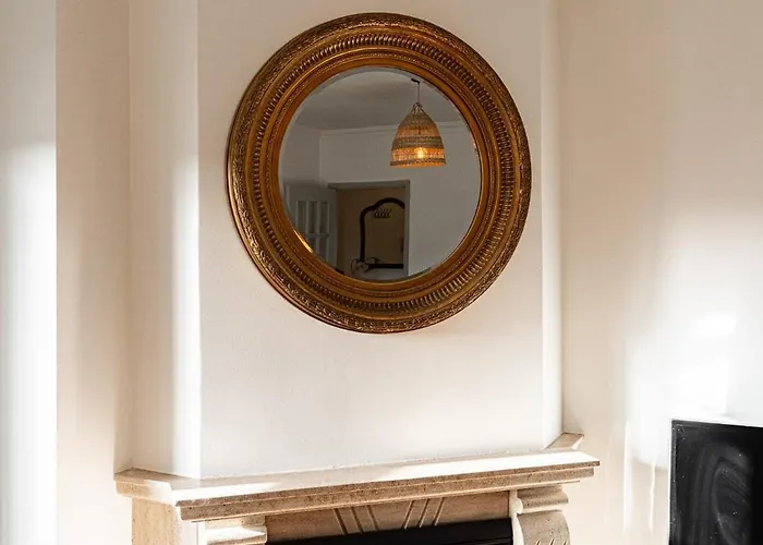 Top-floor 2br Terrace *